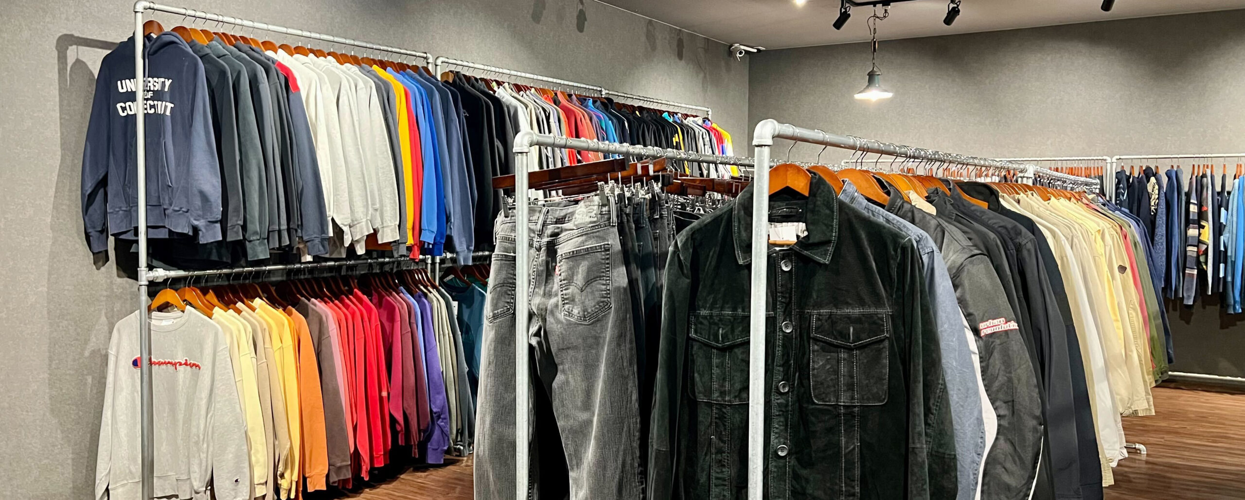 無人古着屋 SELFURUGI 熊谷店 - 株式会社AVEND