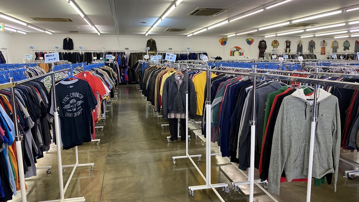 西海岸 福山店｜店舗の様子