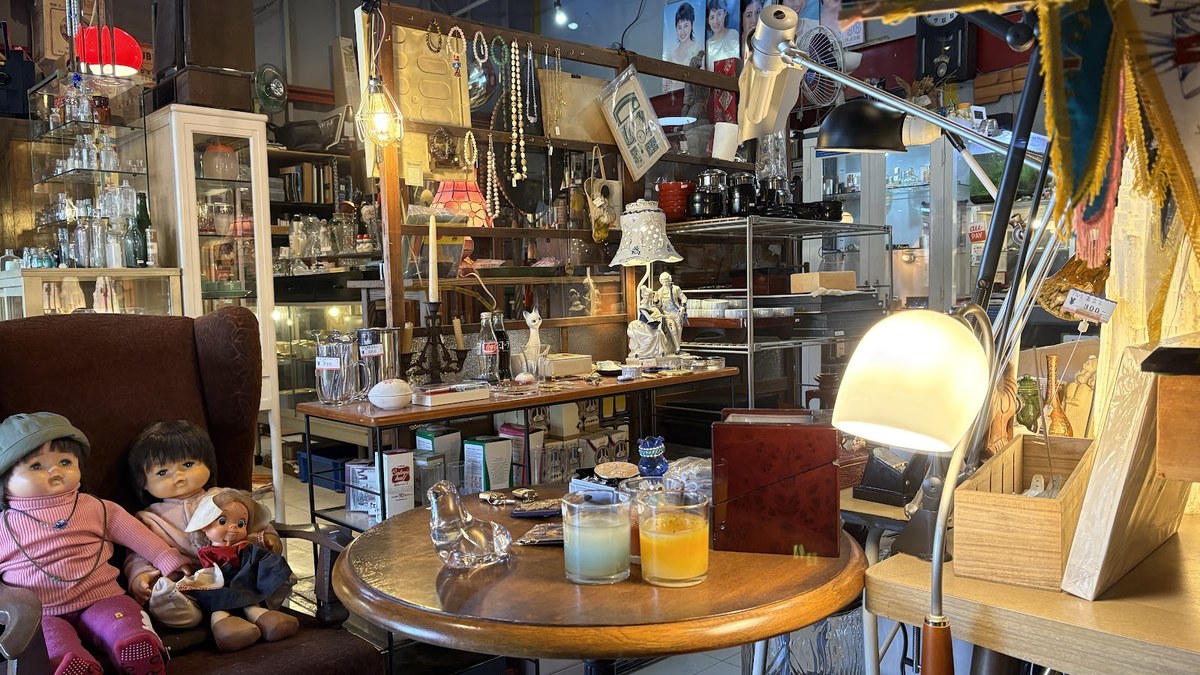 ガレージランドハープス｜店舗の様子