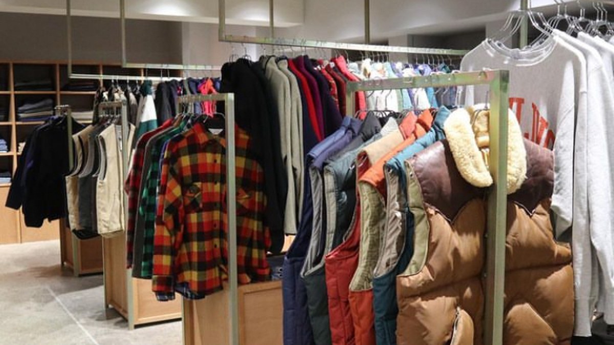 MANOA used clothing｜店舗の様子