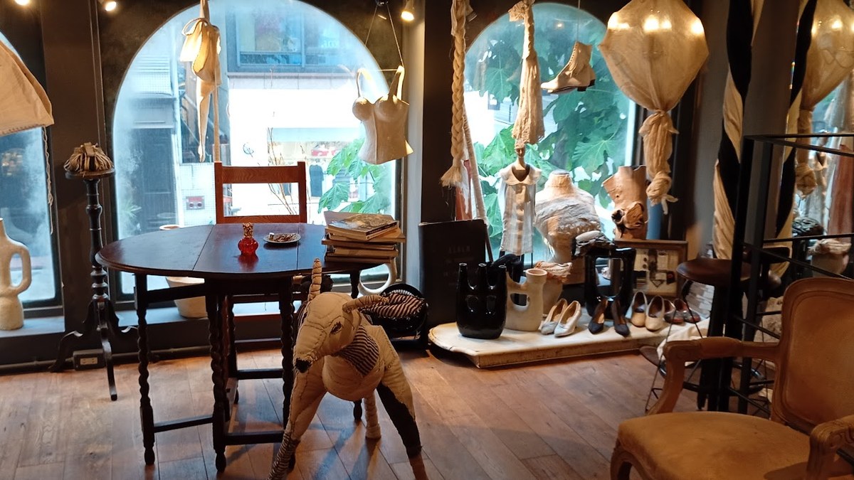 LARA VINTAGE｜店舗の様子