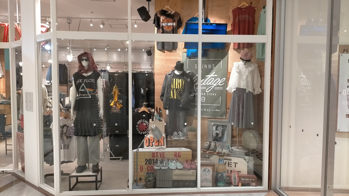 SPINNS VINTAGE 金沢店｜店舗の様子