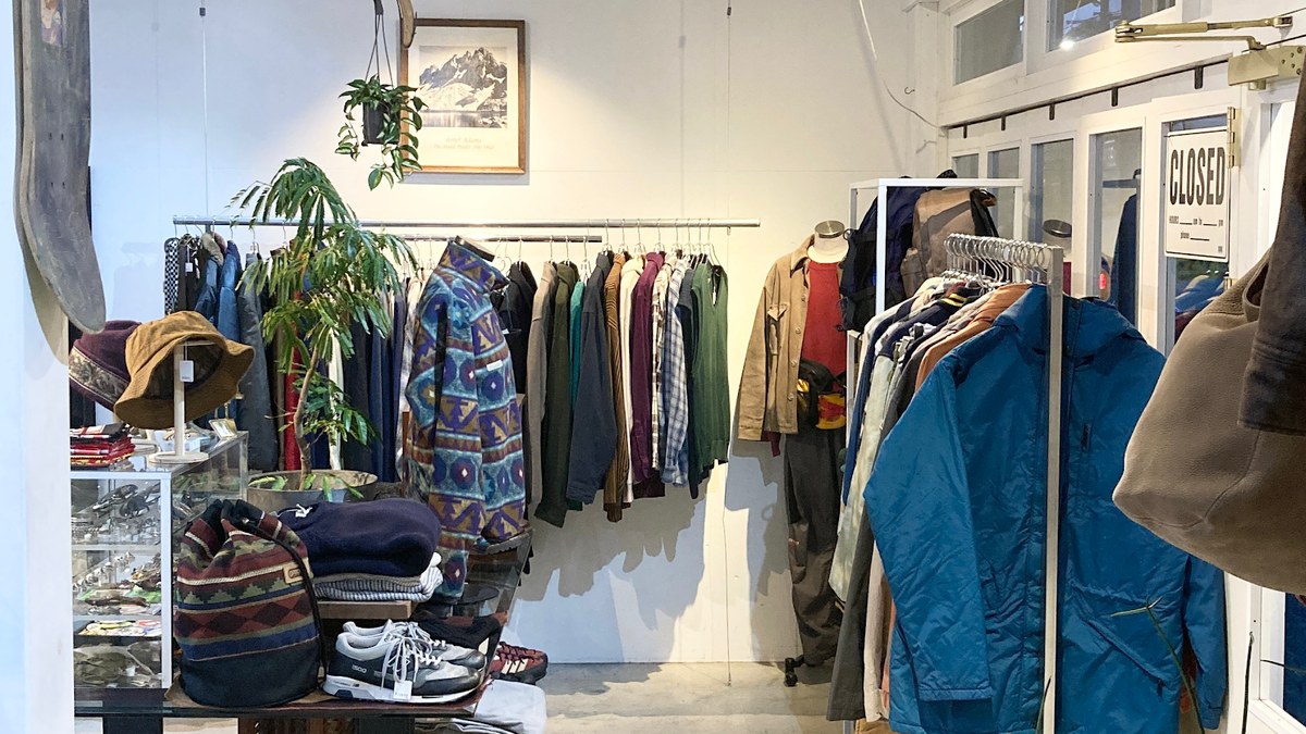 ADULT used&select（アダルト）｜店舗の様子