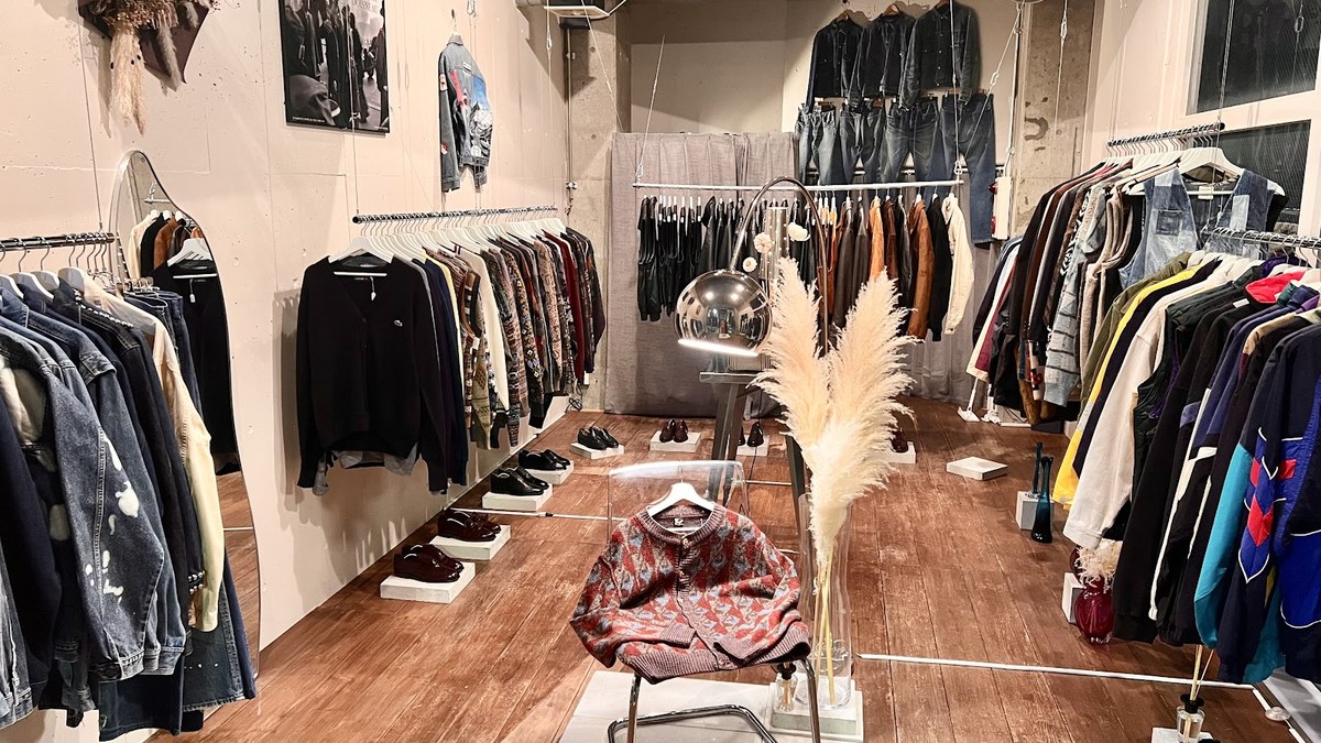 USED CLOTHING HOUSE A｜店舗の様子