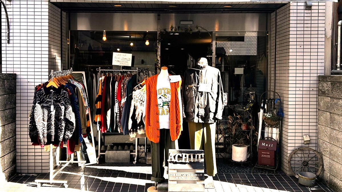京都古着屋 Achuu｜店舗の様子