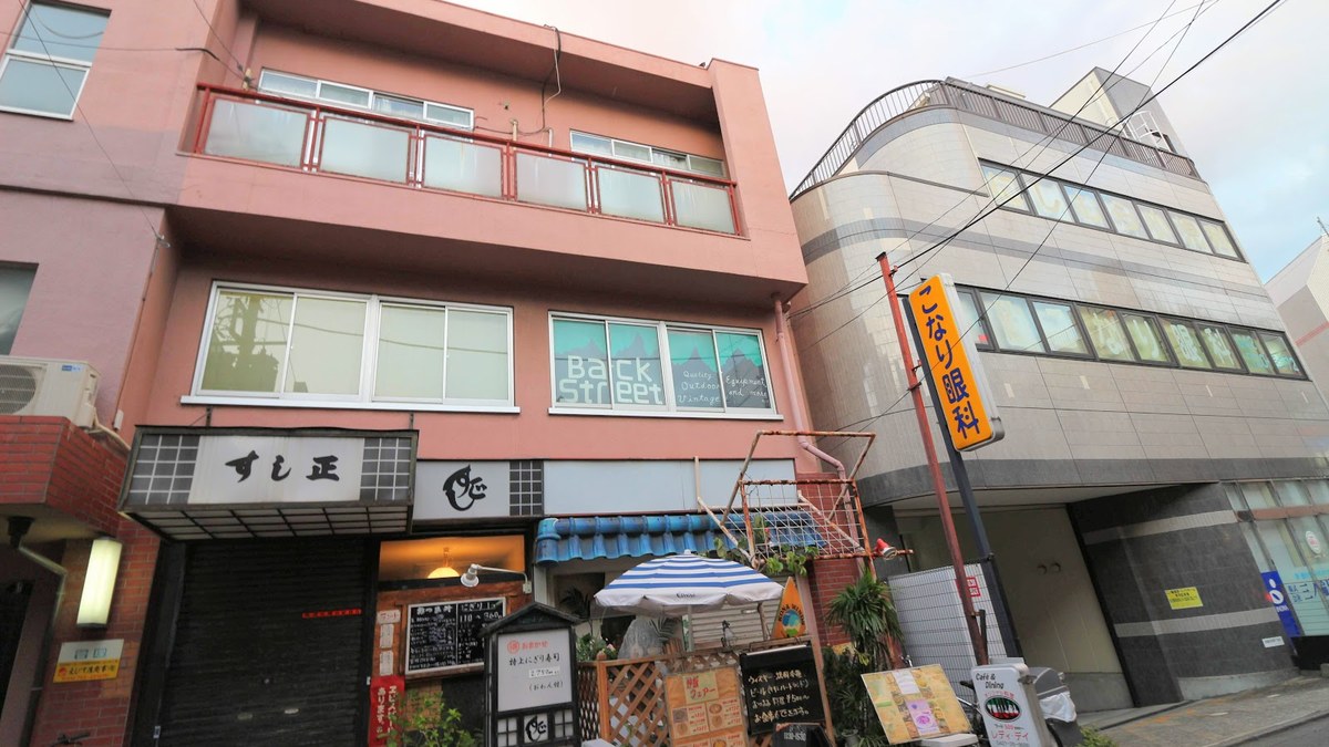 BACKSTREET｜店舗の様子