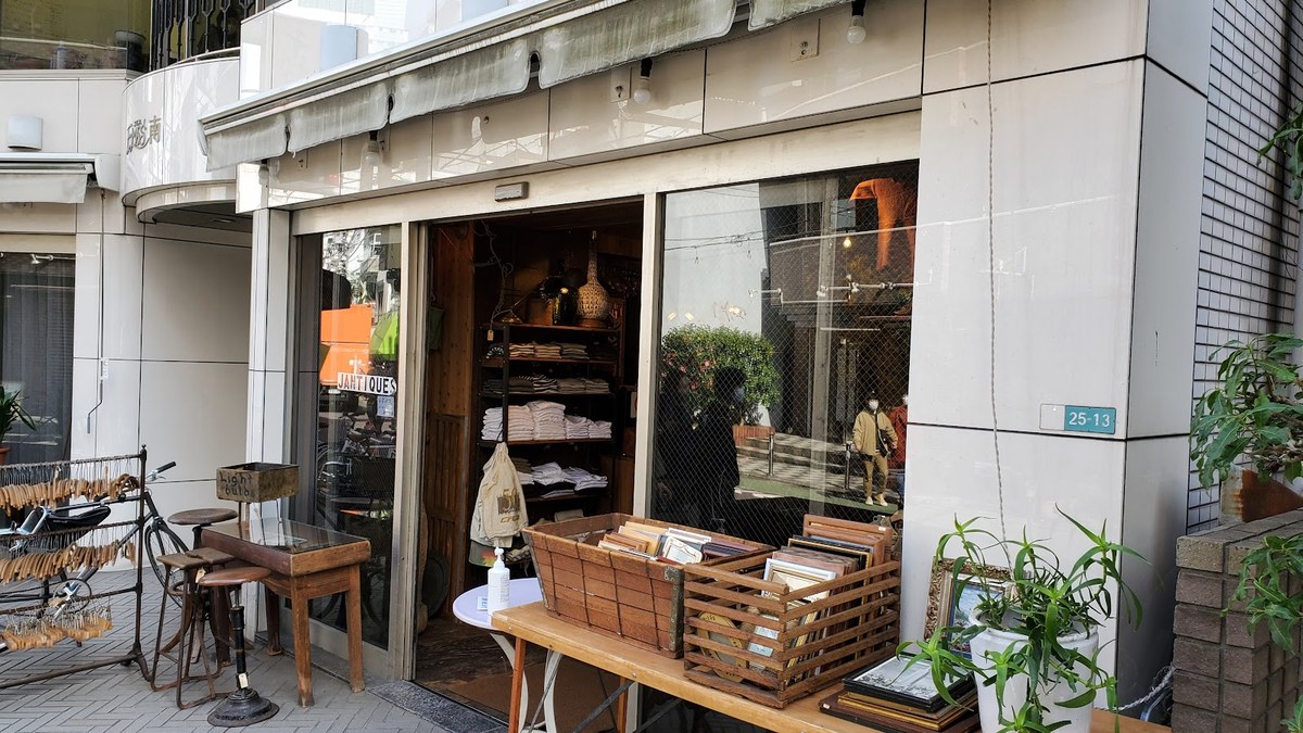 JANTIQUES｜店舗の様子