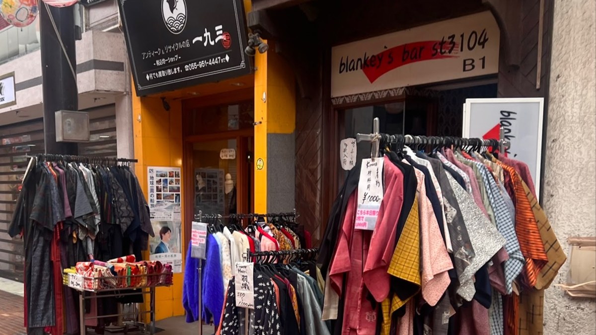 一九三 アンティーク＆リサイクルの店｜店舗の様子