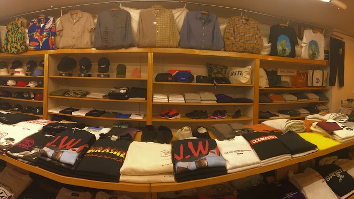 FIRST & STADIUM｜店舗の様子