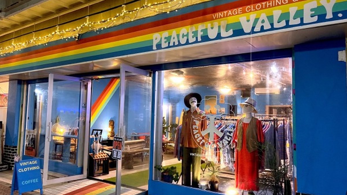 PEACEFUL VALLEY. コザ本店｜店舗の様子