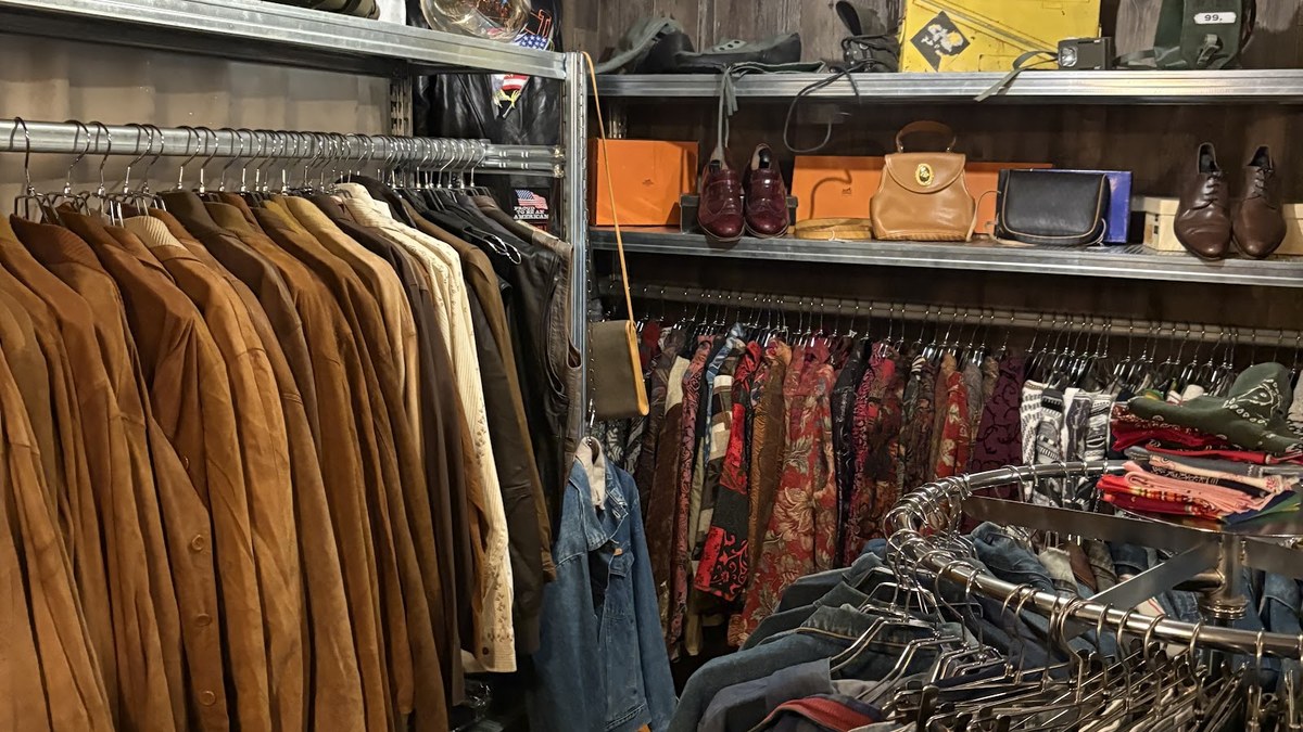 古着屋 有色（ゆうしょく）｜店舗の様子