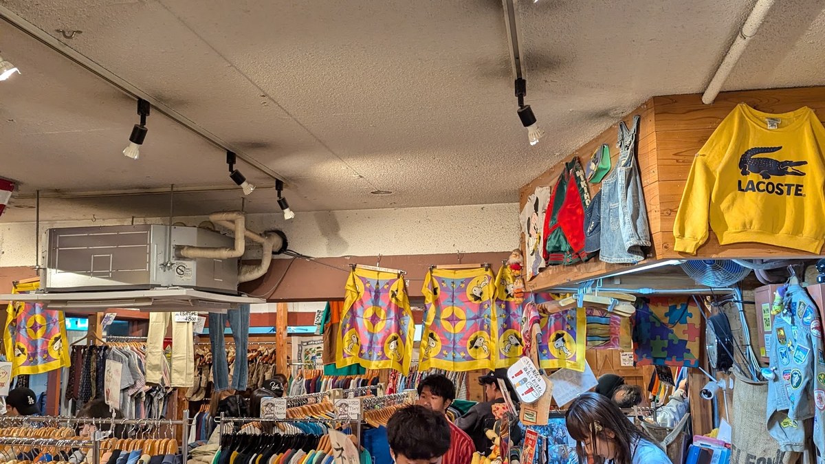 古着屋スティックアウト（ALL 800円ストアー）｜店舗の様子