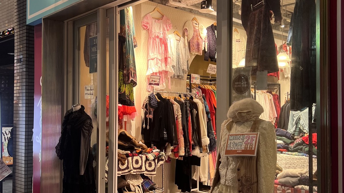 西海岸Ruby's 新宿店｜店舗の様子