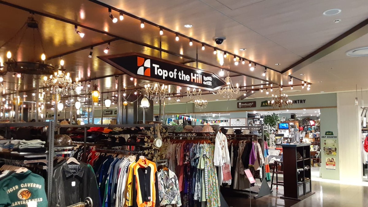 Top of the Hill ルクア大阪｜店舗の様子