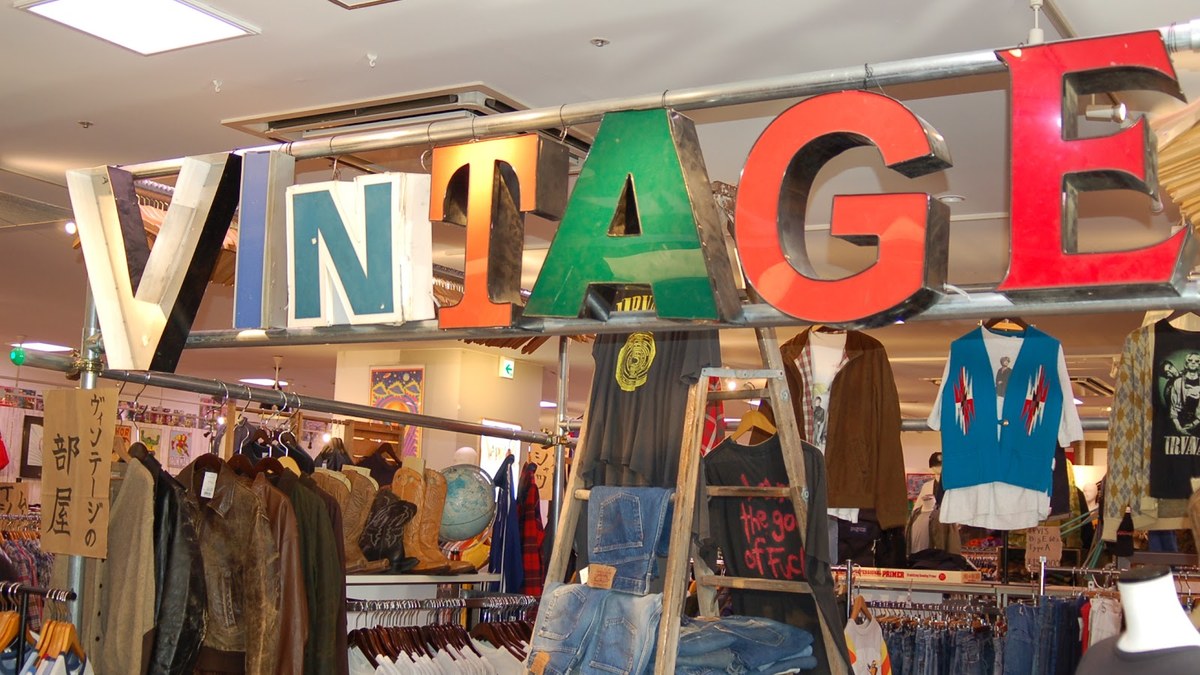 SPINNS VINTAGE 横浜ワールドポーターズ店｜店舗の様子