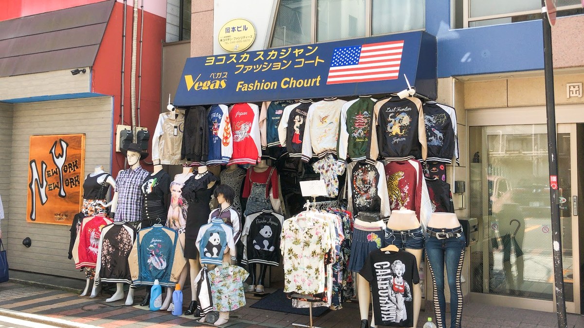 ヨコスカスカジャン Vegas｜店舗の様子